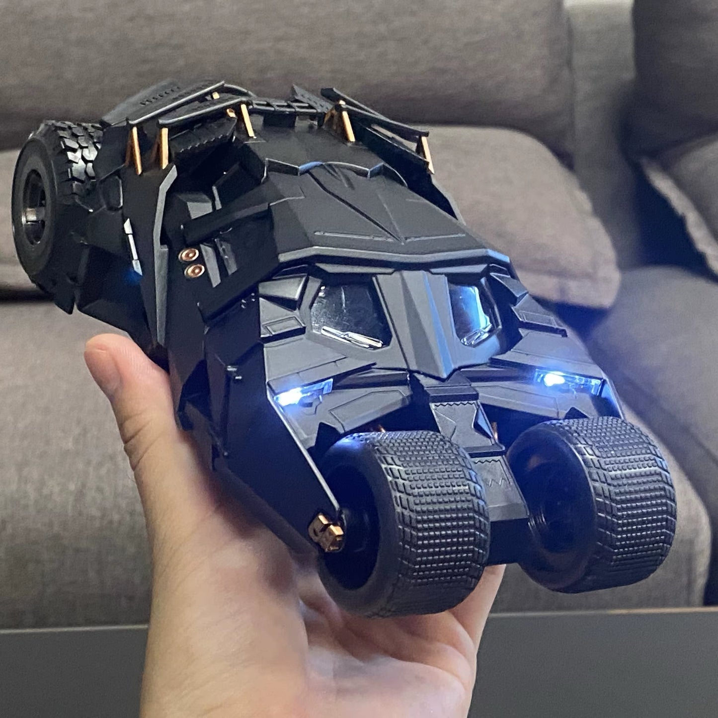 1:24 Batmobile Alloy Die Casting Truck Model Sound & Light Start Sprayable Children Toys Birthday Present