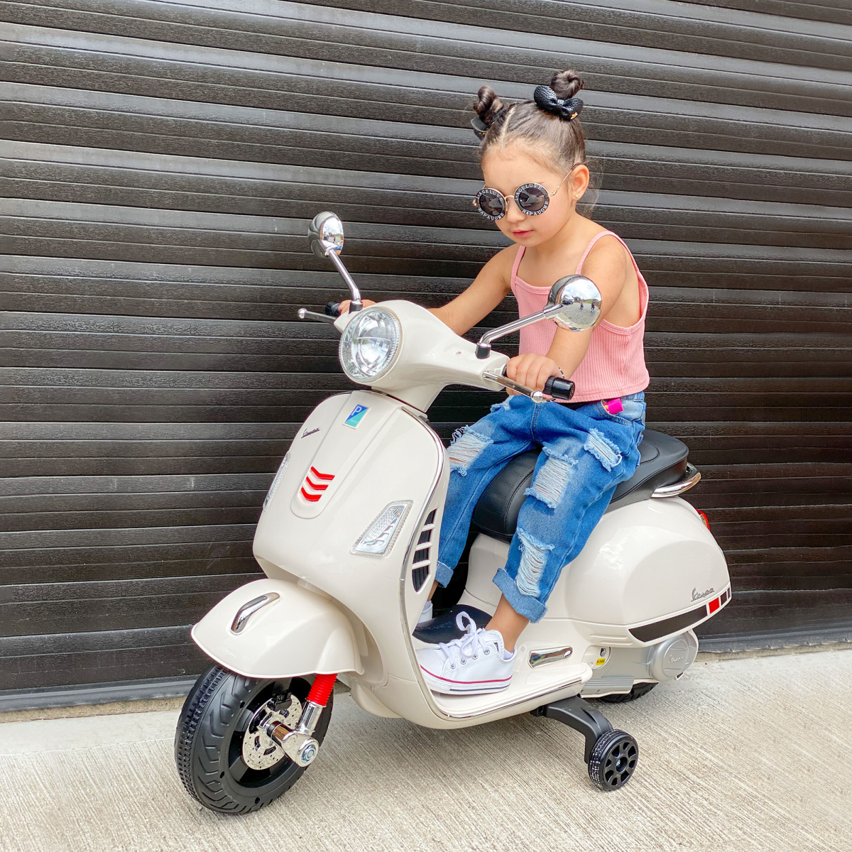 Vespa Kids Ride-On Motorcycle 6V for Ages 3+