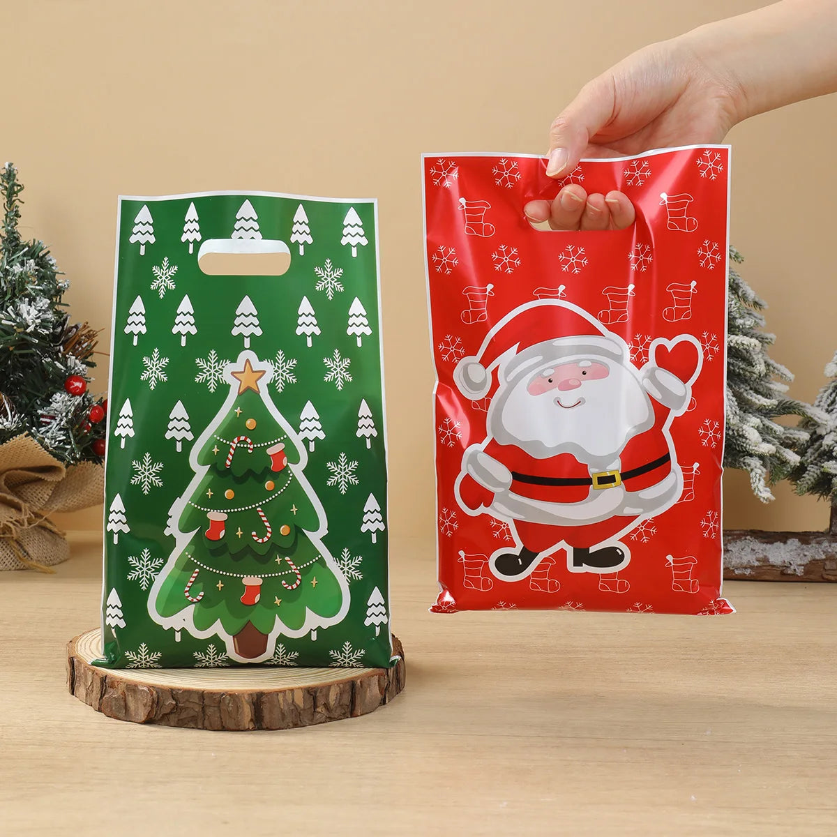 Christmas Candy Gift Bags – 10/25/50pcs Merry Christmas Packaging Bags for Holiday Treats & Gifts 2025–2026