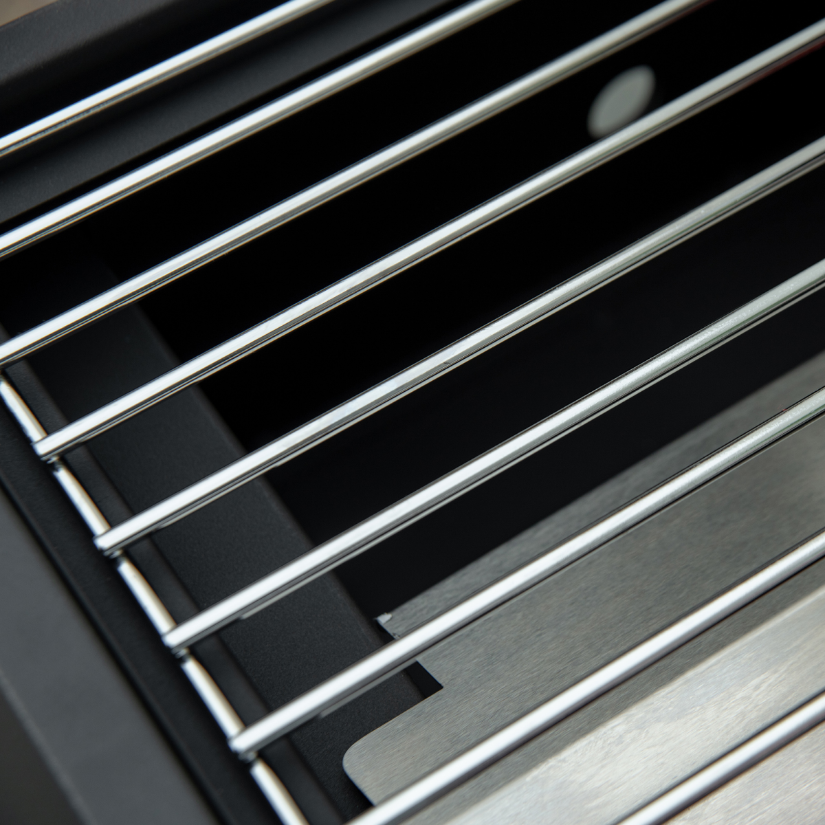 Portable 2-Burner Gas BBQ Grill with Lid & Thermometer