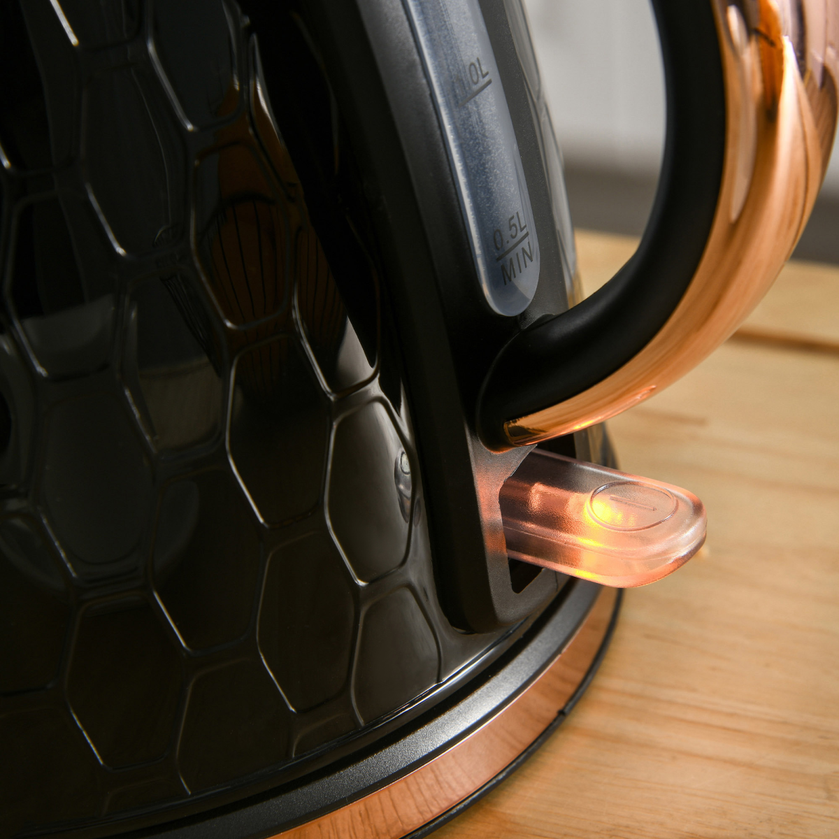 Stylish 1.7L Kettle & Toaster Set - Defrost, Reheat & Honeycomb Design!