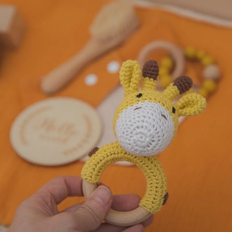 Animal New Born Baby Gift Set (0–6mths) in Yellow Giraffe - 6 Piece Set