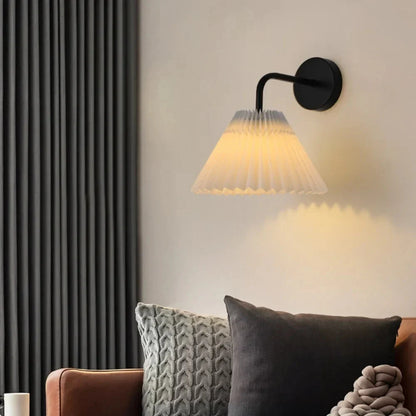 Retro Modern Luxury Wall Lamp With White Tapered Lamp Shade - Gold & Black