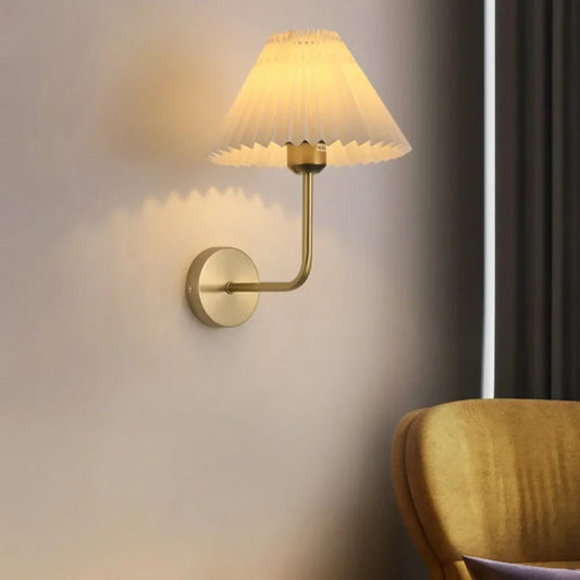 Retro Modern Luxury Wall Lamp With White Tapered Lamp Shade - Gold & Black
