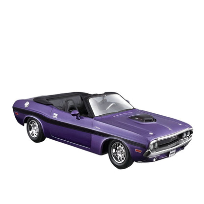 Bburago | 1970 Dodge Challenger R/T Zinc Alloy Diecast Car Model